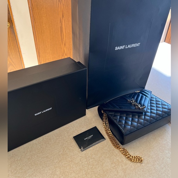 YSL ENVELOPE BAG MEDIUM - Picture 12 of 16